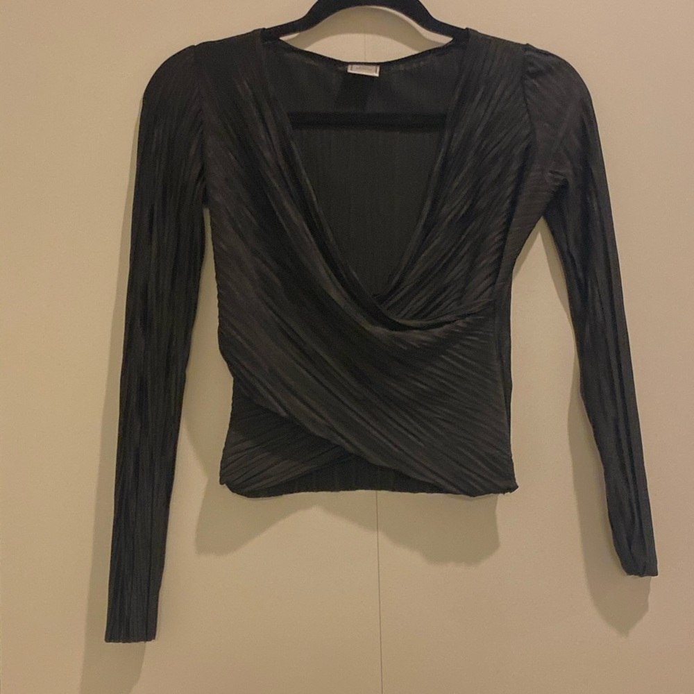 Zara Black Pleated V neck crop top
